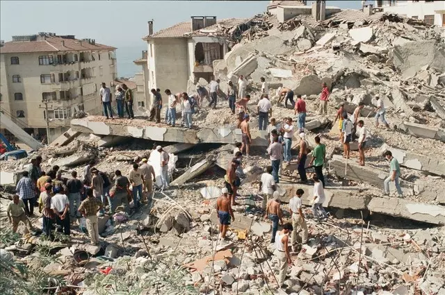 Övgün Ahmet Ercan'dan İstanbul depremi uyarısı: En riskli ilçeleri sıraladı - Sayfa 13