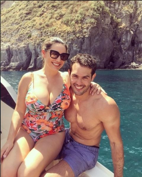 Kelly Brook şöhrete doydu, hayatını değiştiriyor... Adım bile gerçek değil ki! En mutlu olduğum yer - Sayfa 11