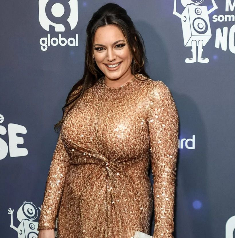 Kelly Brook şöhrete doydu, hayatını değiştiriyor... Adım bile gerçek değil ki! En mutlu olduğum yer - Sayfa 22