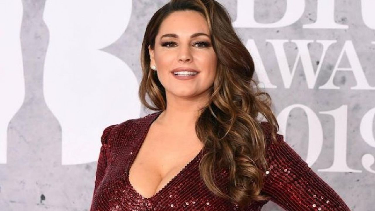 Kelly Brook şöhrete doydu, hayatını değiştiriyor... Adım bile gerçek değil ki! En mutlu olduğum yer - Sayfa 2