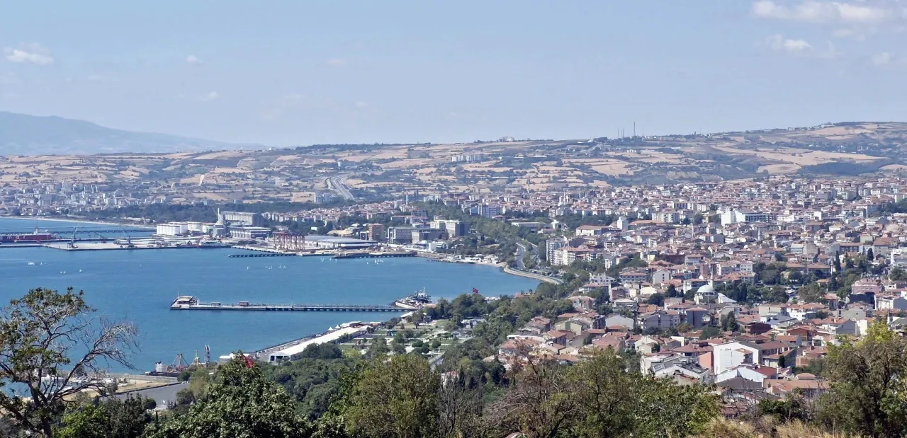 Marmara Denizi'nde tsunami kâbusu: Üç büyük çukur var! 2 bin binanın çökme riski var - Sayfa 9