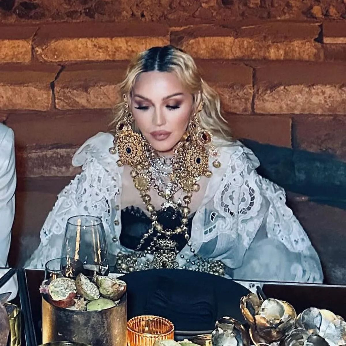 Gençlere taş çıkaracak fiziğiyle nefes kesti! Madonna'dan çok özel 66. yaş pozları... - Sayfa 12