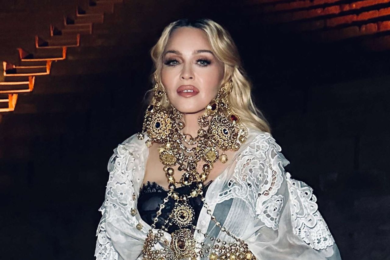 Gençlere taş çıkaracak fiziğiyle nefes kesti! Madonna'dan çok özel 66. yaş pozları... - Sayfa 13