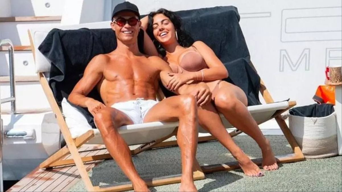 Ronaldo sevgilisi Georgina Rodriguez'in o haline dayanamadı! Tekne tatilinde keyif - Sayfa 4