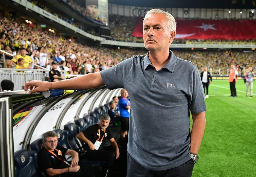 Fenerbahçe'de Jose Mourinho, Galatasaray'ı hedef aldı! Ortalığı karıştıracak sözler! - Sayfa 8