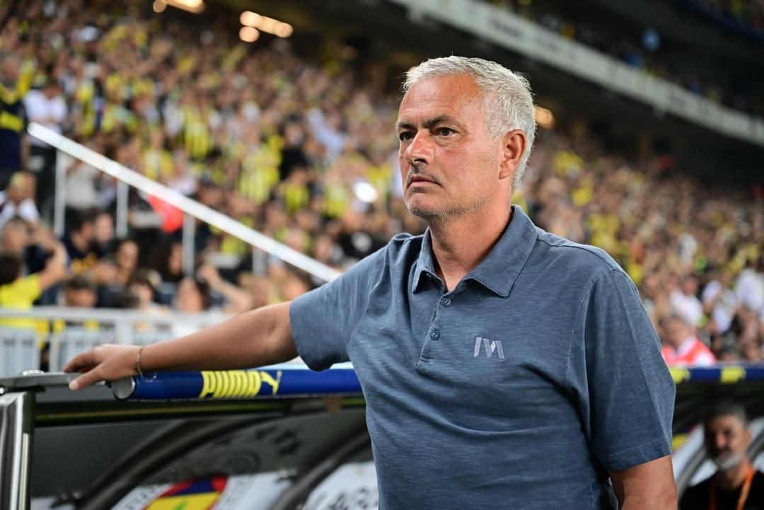 Fenerbahçe'de Jose Mourinho, Galatasaray'ı hedef aldı! Ortalığı karıştıracak sözler! - Sayfa 13