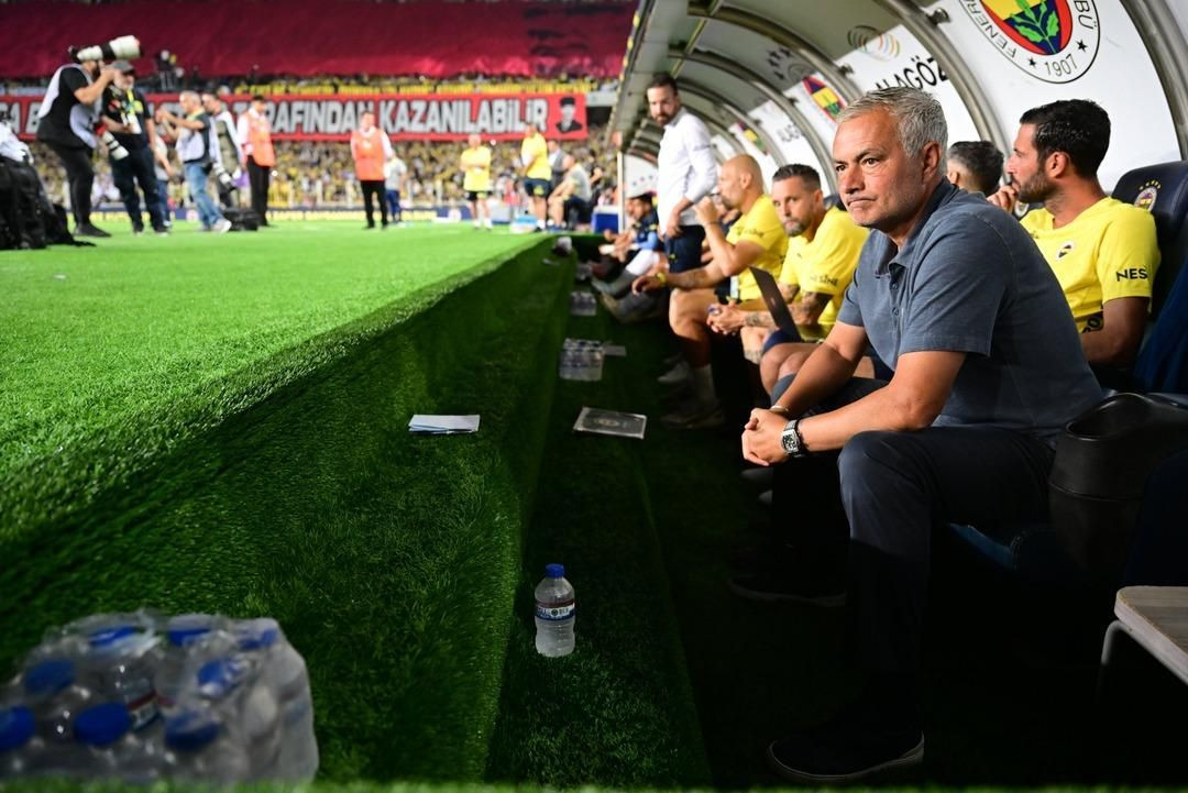 Fenerbahçe'de Jose Mourinho, Galatasaray'ı hedef aldı! Ortalığı karıştıracak sözler! - Sayfa 14