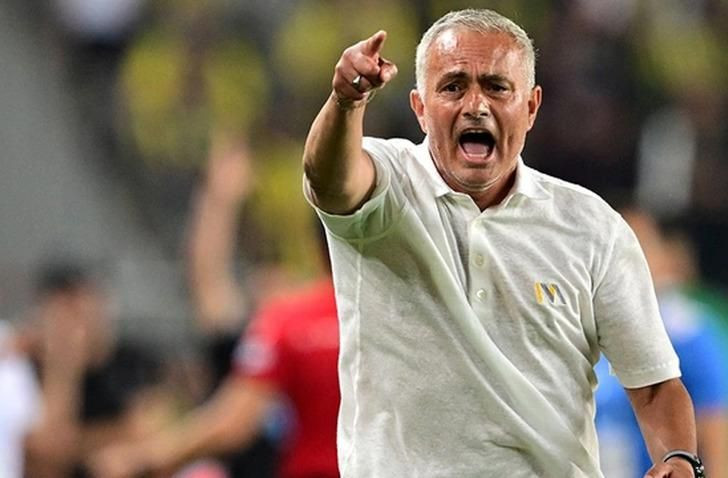 Fenerbahçe'de Jose Mourinho, Galatasaray'ı hedef aldı! Ortalığı karıştıracak sözler! - Sayfa 1