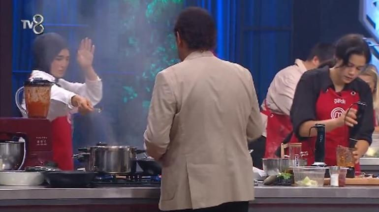 Masterchef'te 3. ve 4. eleme adayı belli oldu! Mehmet Şef: Eyvah kızın yüzü yandı ya... - Sayfa 4