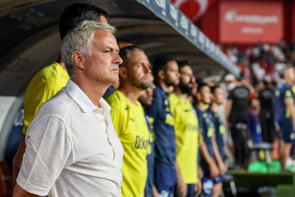 Dünya Jose Mourinho'nun bu hareketini konuşuyor! 'İtiraz etmenin benzersiz yolu' - Sayfa 12