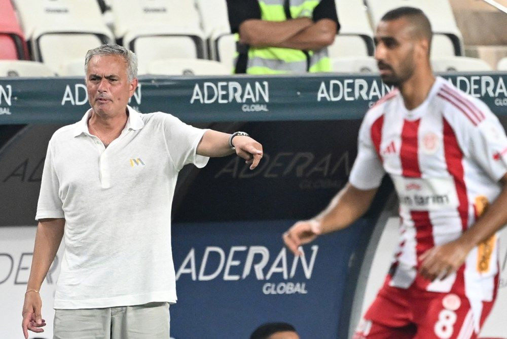 Dünya Jose Mourinho'nun bu hareketini konuşuyor! 'İtiraz etmenin benzersiz yolu' - Sayfa 7