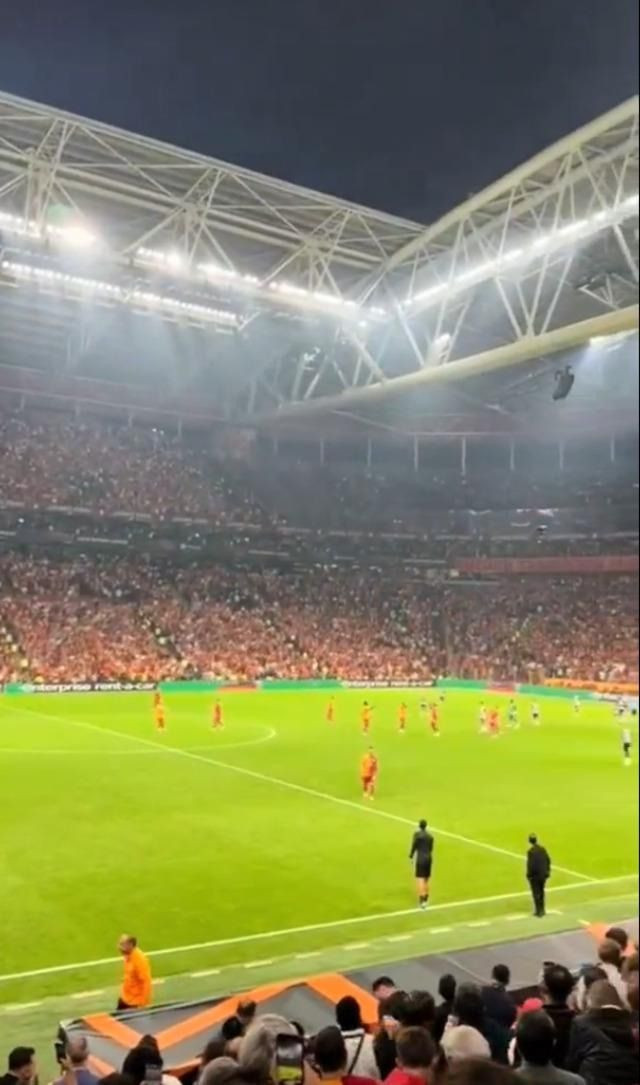 Türk futbolcu çağırdı, Alman fenomen Türkiye'ye geldi! Galatasaray maçını tribünden takip etti - Sayfa 7