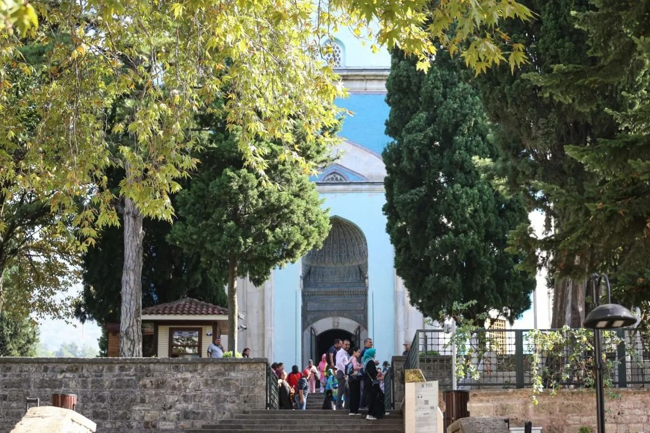 Erkek turistlerin etekli cami ziyareti gündem oldu! Tabela bile fayda etmedi - Sayfa 2