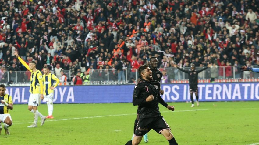 'Mourinho'nun ihanet gecesini izledik' Spor yazarları Samsunspor maçı sonrası Mourinho'yu topa tuttu - Sayfa 3