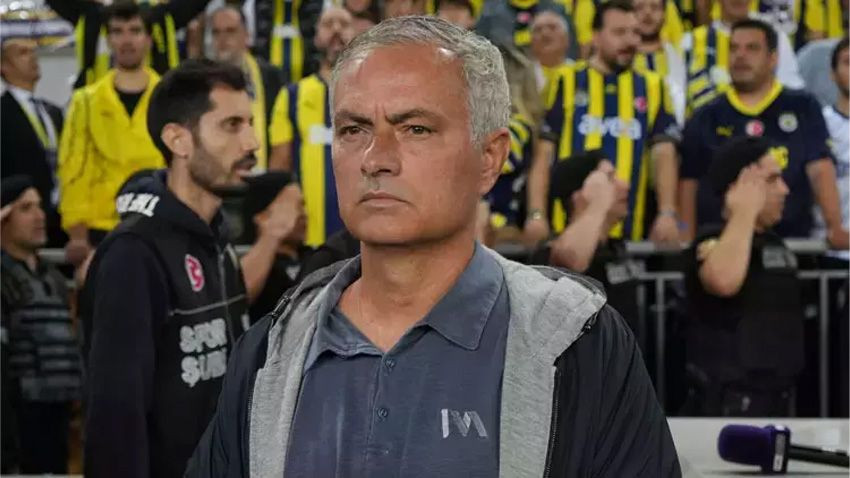 'Mourinho'nun ihanet gecesini izledik' Spor yazarları Samsunspor maçı sonrası Mourinho'yu topa tuttu - Sayfa 8