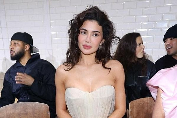 Kıyafetini görenler şokta! Herkes çıplak sandı... Kylie transparan elbisesiyle nefes kesti - Sayfa 8