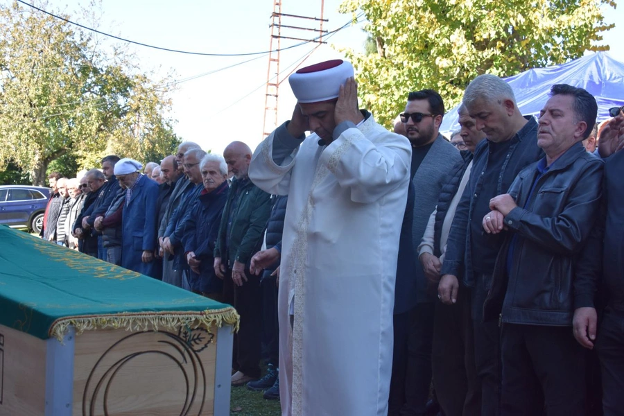 Gülşen'in baba acısı: Ayakta durmakta güçlük çekti - Sayfa 6