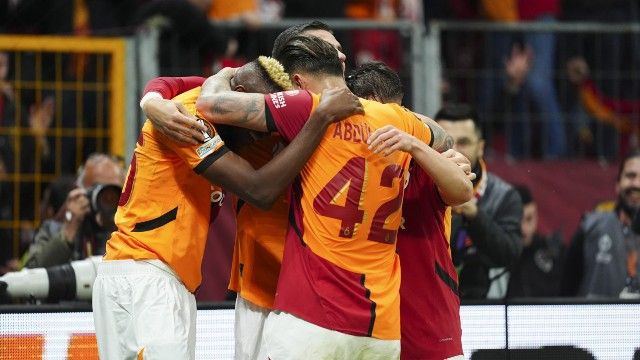 Bütün bir İngiltere Galatasaray'ı konuşuyor! 'Resmen şaklabana çevirdiler…' - Sayfa 15