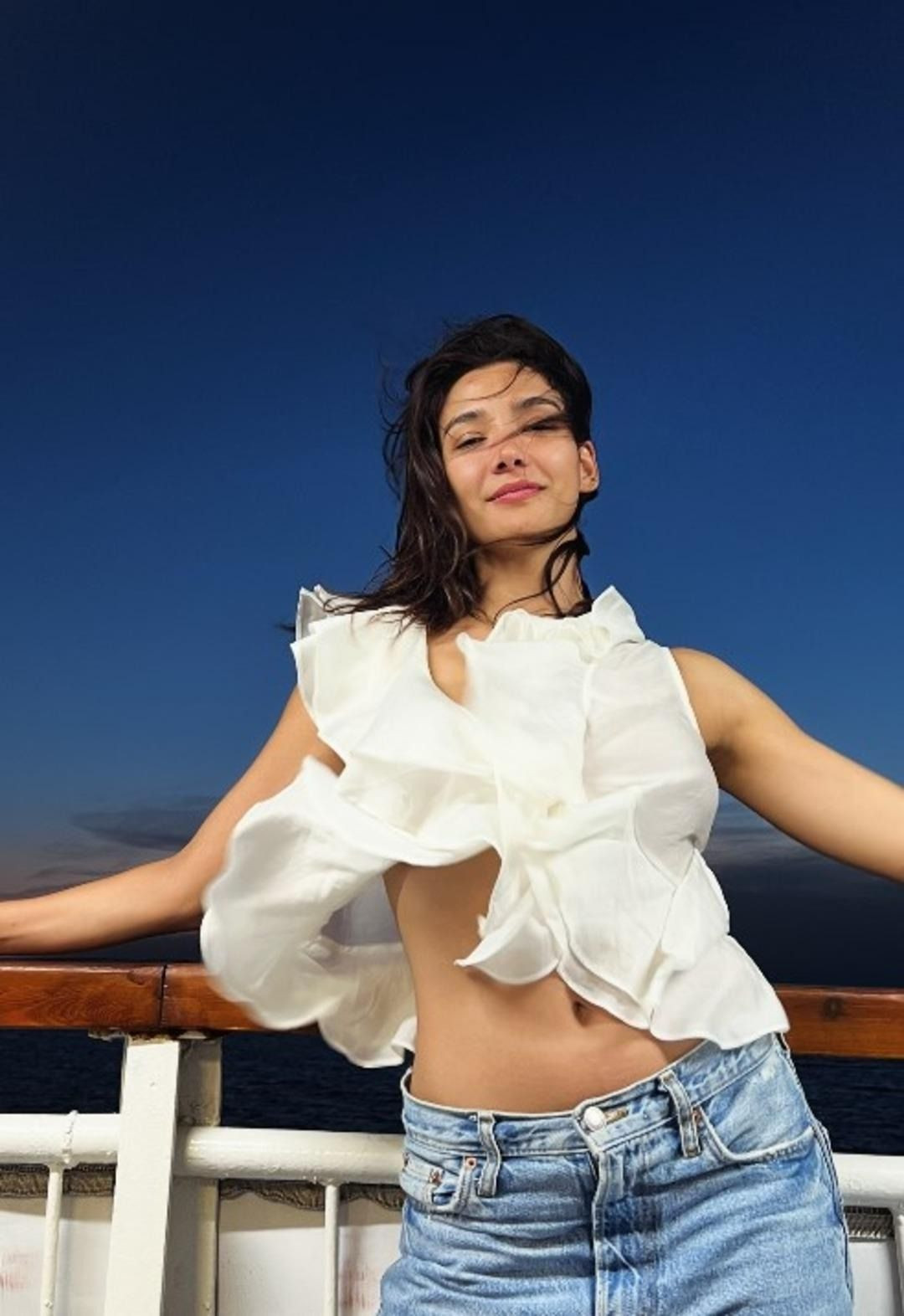 Aybüke Pusat nefes kesen fiziğinin formülünü verdi! İki şeyi yanından ayırmıyor - Sayfa 4