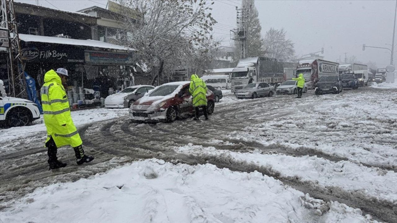 Valiliklerden peş peşe kar tatili açıklaması: Çok sayıda il ve ilçede eğitime 1 günlük ara verildi! - Sayfa 12