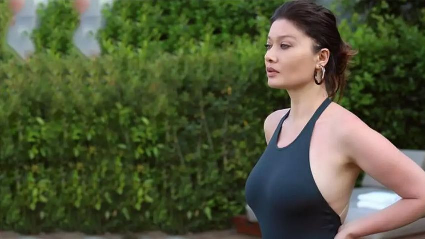 Nurgül Yeşilçay'ın kırmızı elbisesi Suudi Arabistan'ı salladı! - Sayfa 1