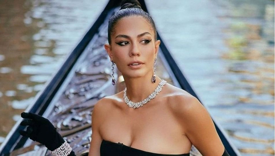 Demet Özdemir çöl pozlarıyla olay oldu! Beğeni yağmuruna tutuldu - Sayfa 1