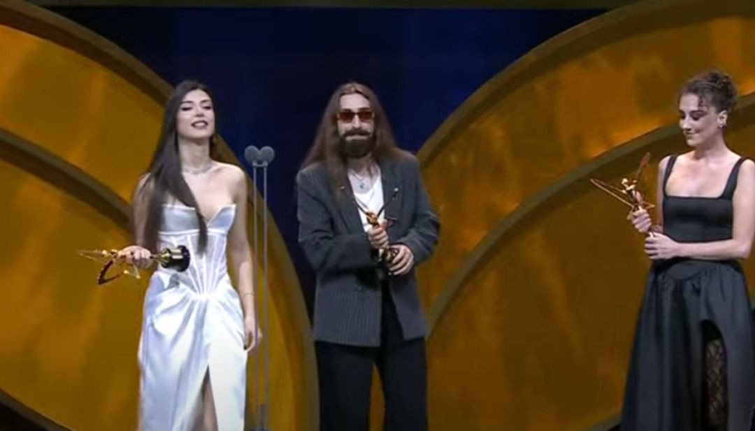 50. Pantene Altın Kelebek Ödülleri sahiplerini buldu! Altın Kelebek Ödülleri'ni kimler kazandı? - Sayfa 37