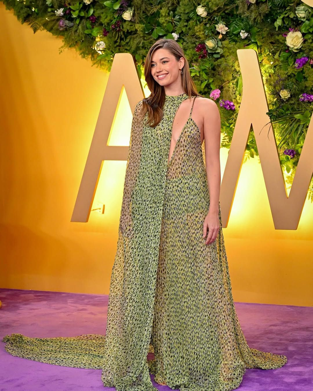 Afra Saraçoğlu'ndan Suudi Arabistan'da iddialı seçim! Derin dekolte, transparan elbise… - Sayfa 10