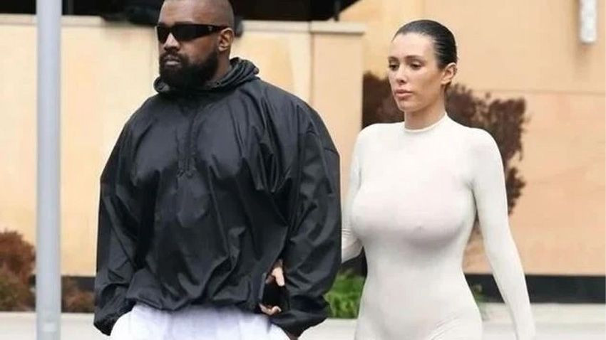 Kanye West'in eşinin çıplak kırmızı halı şovu! Herkes şoke oldu... - Sayfa 1