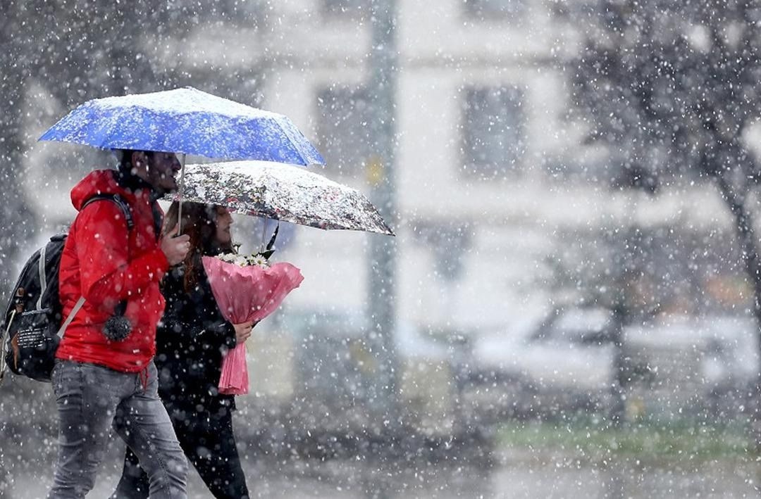 İstanbul'a kar yeniden geliyor! Birçok ili esir alacak, bu kez çok kuvvetli... - Sayfa 1