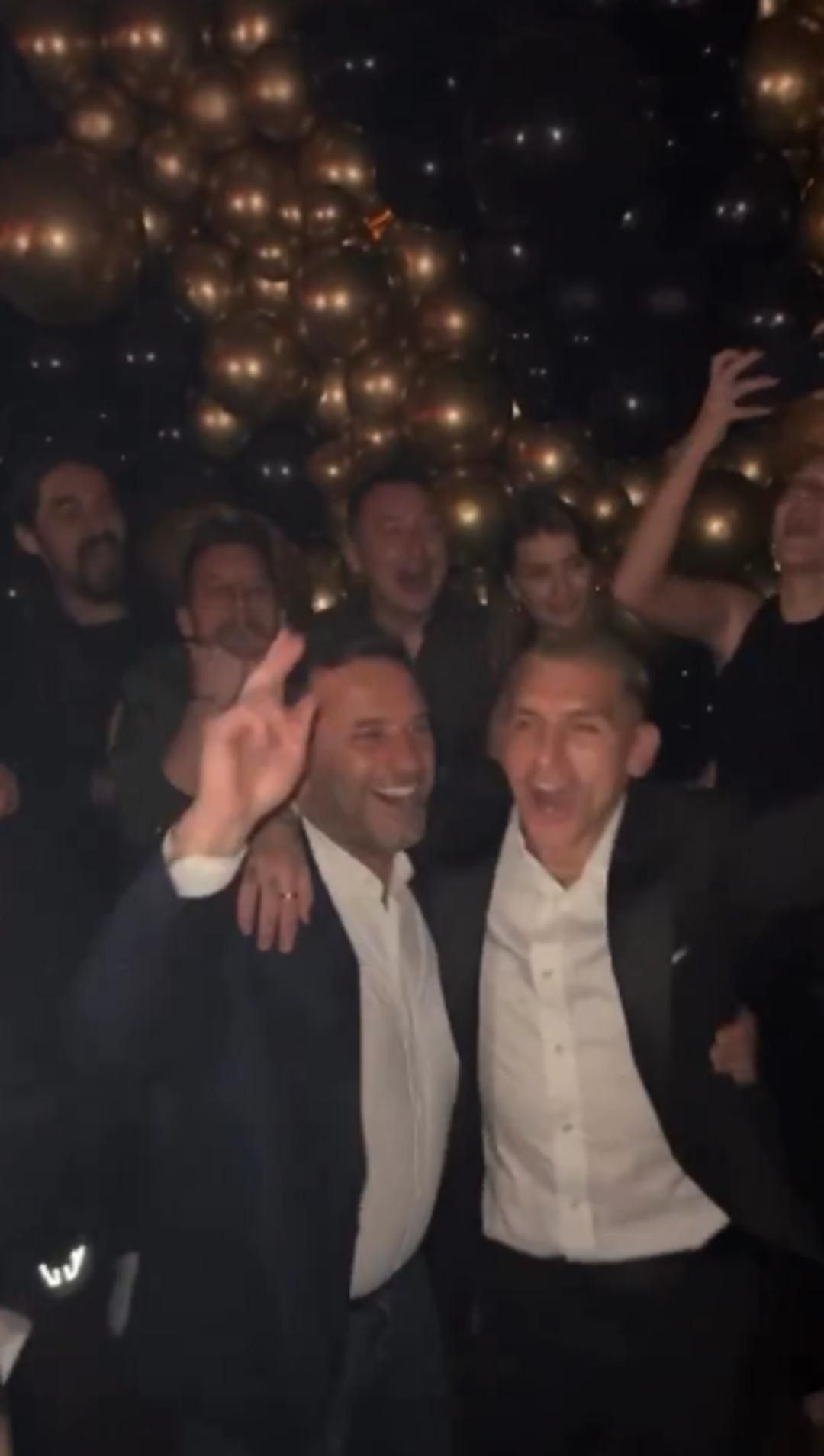 Okan Buruk Torreira'ın doğum gününde kurtlarını döktü! Dansçı kızlara sarılan futbolcu... - Sayfa 2