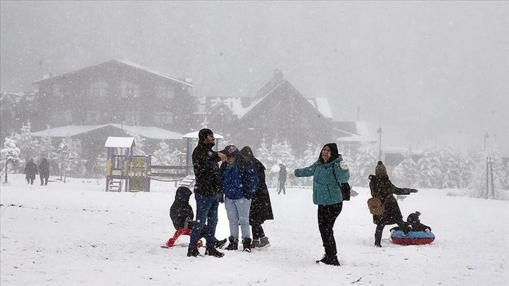 13 Şubat Okullar Tatil Mi? Yarın (13 Şubat) İstanbul ve Hangi İllerde Okullar Tatil Oldu? - Sayfa 1