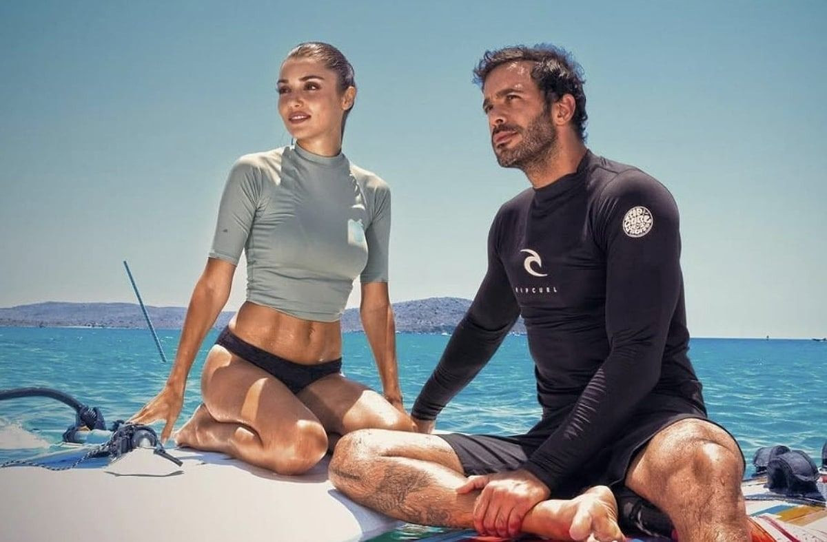 Hande Erçel ve Barış Arduç'un sevişme sahneleri gündem oldu - Sayfa 1