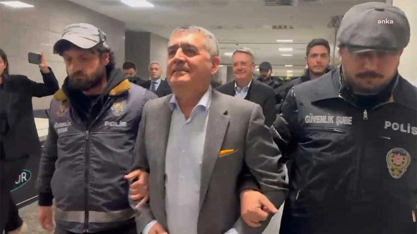 Köşe yazarlarından TÜSİAD gözaltılarına yorumlar... 'Her an her şey olabilir...' - Sayfa 4