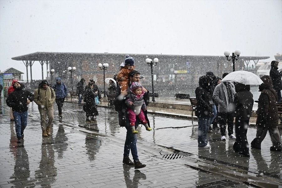 Meteoroloji'den İstanbul için peş peşe uyarı! Asıl kar fırtınası bu gece vuracak... - Sayfa 4