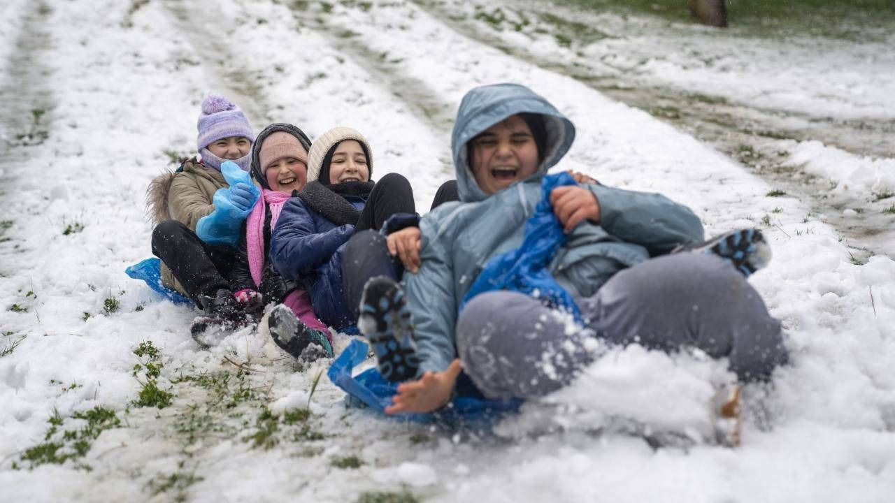 Valilikler peş peşe açıkladı... İşte okulların tatil edildiği iller - Sayfa 4