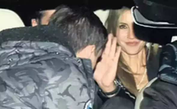 '15 yaş küçük isimle aşk' iddiası... Çağla Şikel sır gibi sakladığı sevgilisiyle görüntülendi! - Sayfa 5