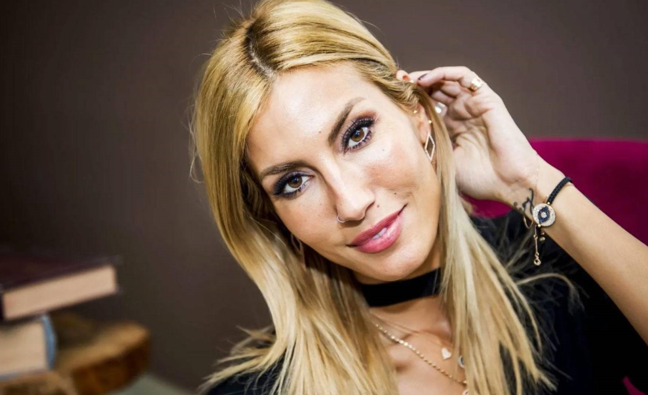 '15 yaş küçük isimle aşk' iddiası... Çağla Şikel sır gibi sakladığı sevgilisiyle görüntülendi! - Sayfa 7