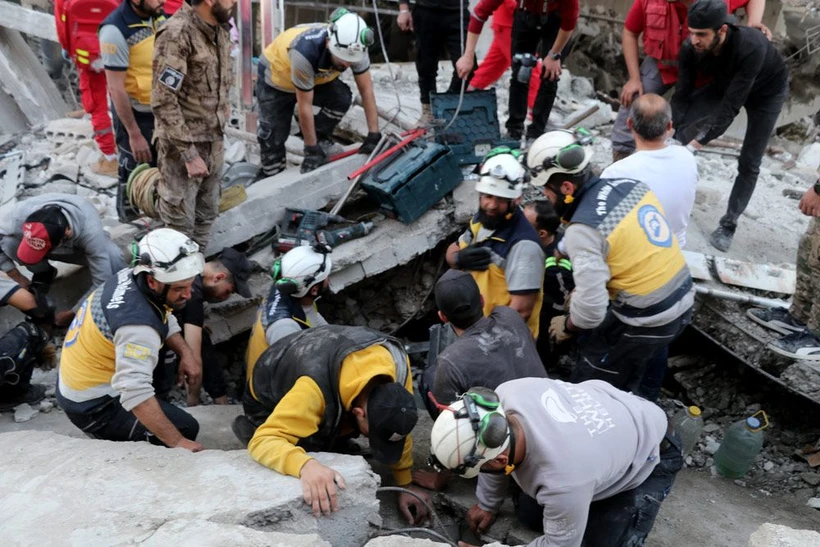 Suriye'nin Lazkiye şehrinde şiddetli patlama: Ölü ve yaralılar var - Sayfa 2