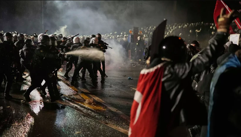 Sanatçılardan tutuklu gençleri serbest bırakın çağrısı - Sayfa 1