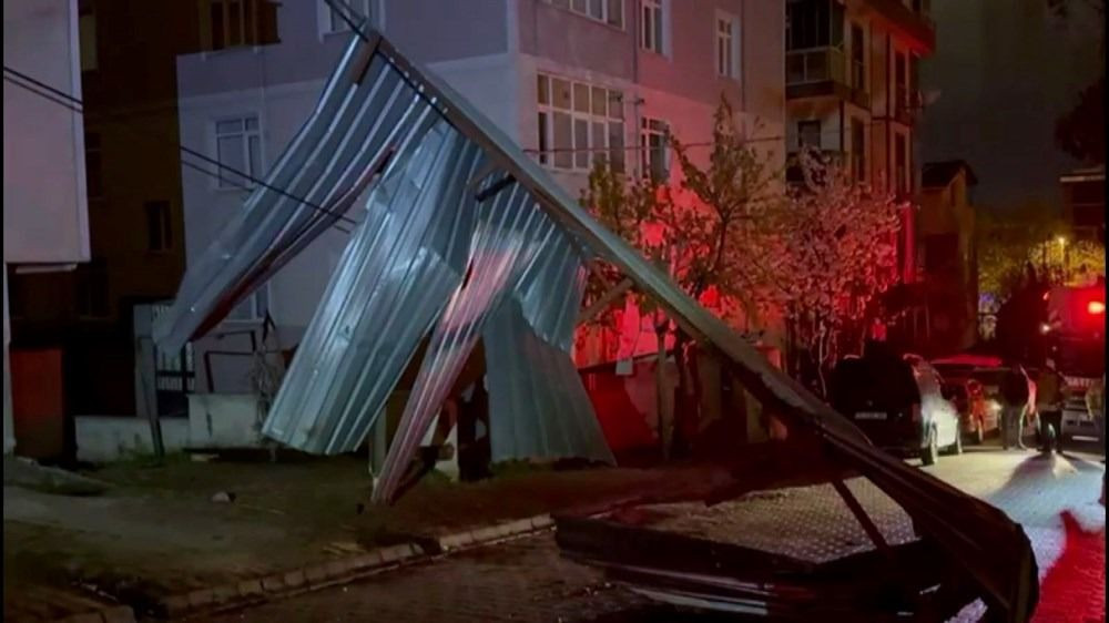 İstanbul'da etkili olan rüzgar hava trafiğini aksattı - Sayfa 3