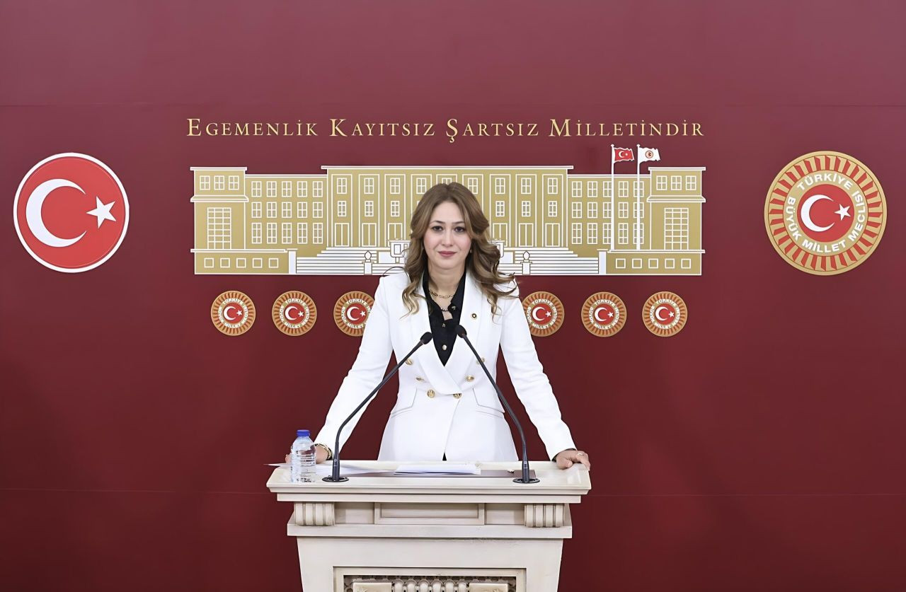 Zuhal Karakoç Dora kimdir, kaç yaşında, nereli, mesleği ne, evli mi, babası kim, kimin kızı? - Sayfa 1