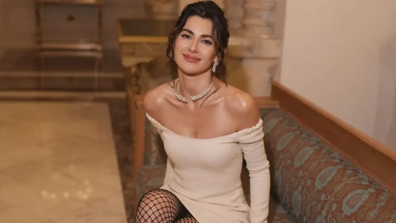 Ayrılığı çabuk atlattı... Nesrin Cavadzade'nin havuz pozu gündem oldu! - Sayfa 1