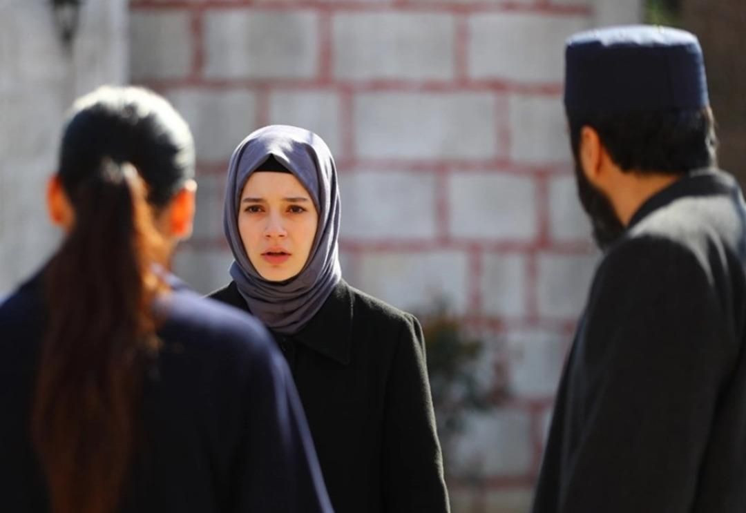 Fenomen dizi Kızıl Goncalar son kez sete çıktı! Final bölümünden görüntüler ifşa oldu… - Sayfa 2