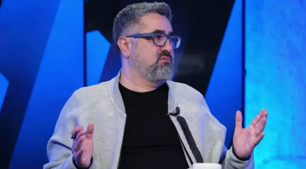 Emre Belözoğlu'ndan Serdar Ali Çelikler'e çok sert sözler! Kola dibi gözlükleriyle... - Sayfa 4