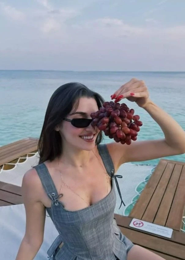Hande Erçel Maldivler pozlarıyla olay yarattı! - Sayfa 2