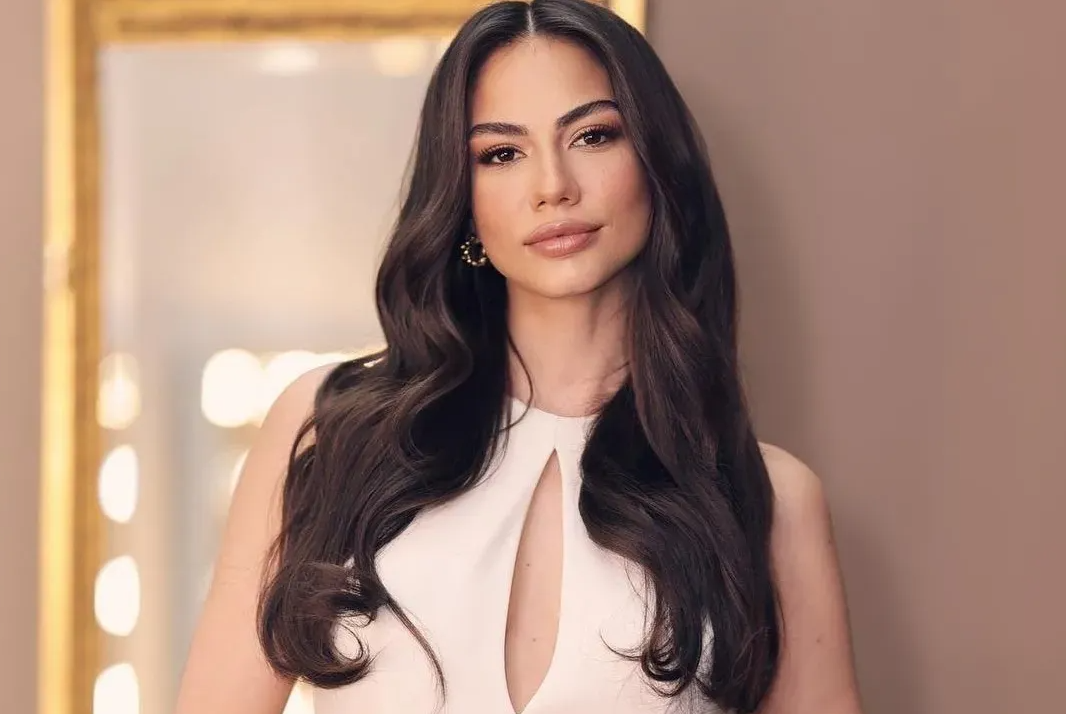 Evinin bahçesinden paylaştı... Demet Özdemir'in fotoğraflarına beğeni yağdı! - Sayfa 2