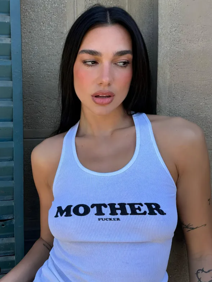 Transparan elbisesiyle büyüledi... Dua Lipa'nın cesur kıyafeti galaya damga vurdu! - Sayfa 3