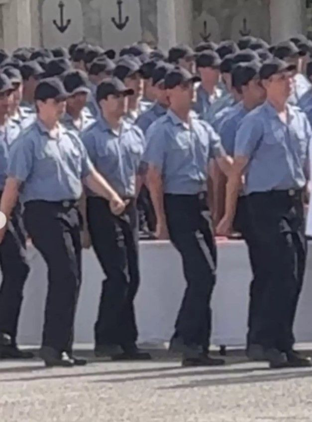 Mert Ramazan Demir, askerliğini bitirdi! Yemin töreninden kareler ortaya çıktı - Sayfa 4