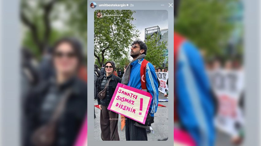 1 Mayıs alanlarında ünlüler! Kimi döviziyle kimi flamasıyla geldi! - Sayfa 1